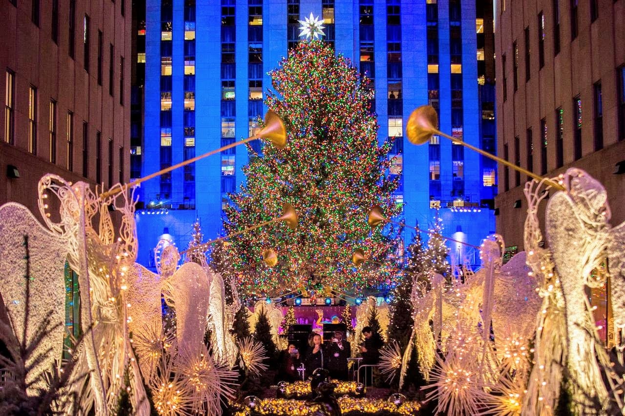 Rockefeller Christmas tree 2021 illuminated